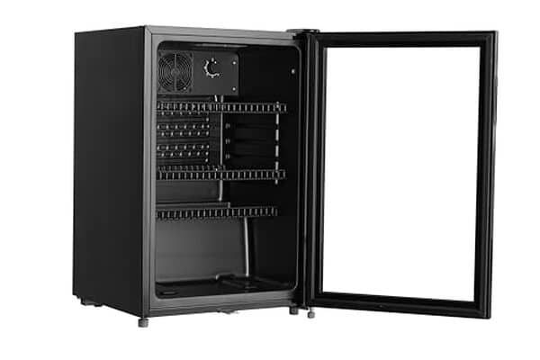 Découvrez notre test complet du réfrigérateur à boissons METRO Professional GSC2125B 118 l : capacité, consommation énergétique et avis détaillé pour votre bar ou restaurant. 
