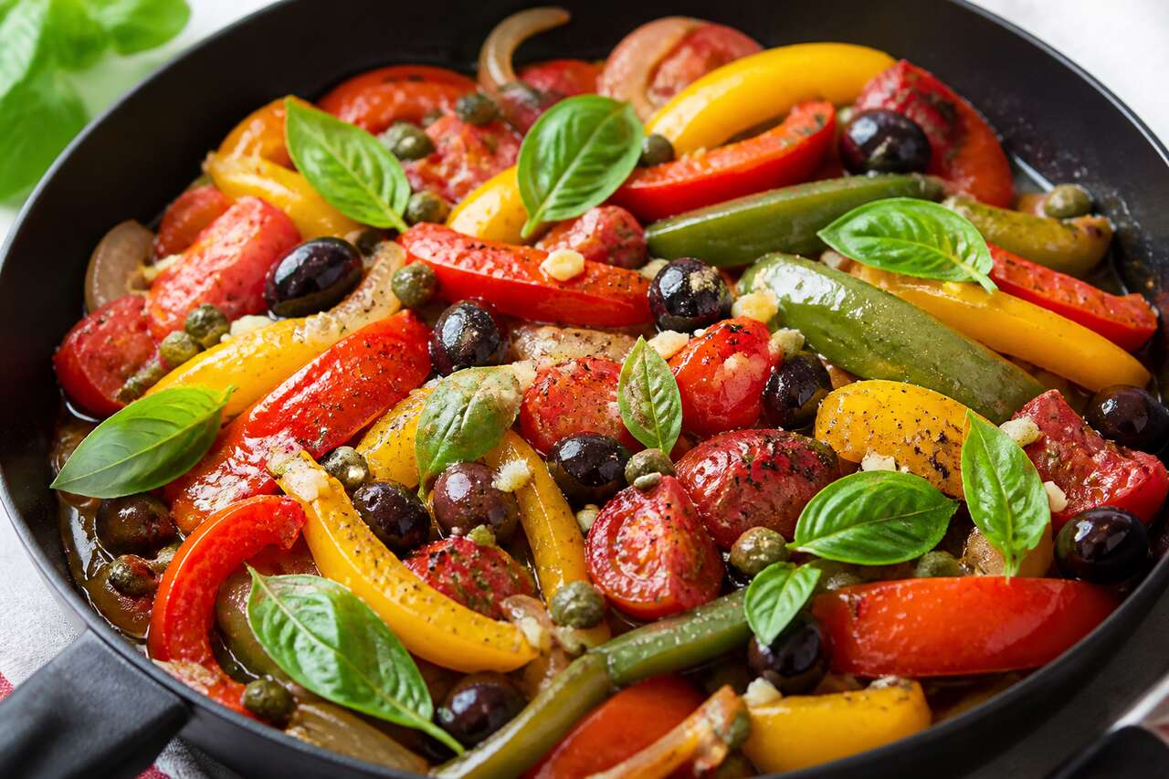 Poêlée italienne de poivrons savoureuse et colorée