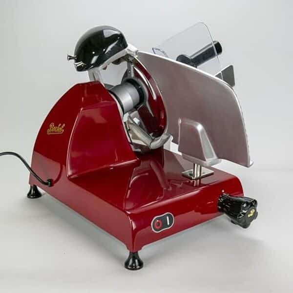 Découvrez notre test complet de la Berkel Red Line 250 : performances, design rouge emblématique et qualité professionnelle pour vos besoins de tranchage. 