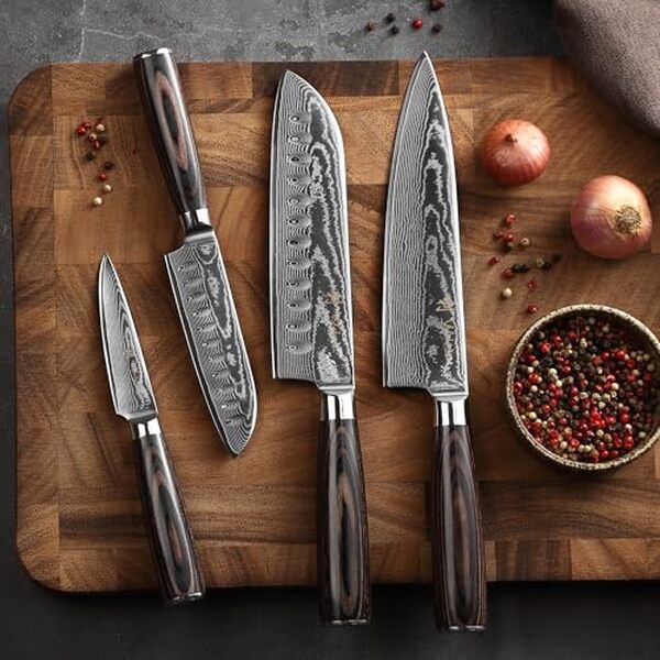 Découvrez notre avis détaillé sur le set de couteaux damas Wakoli EDIB Essentials : qualité, tranchant et durabilité pour votre cuisine.