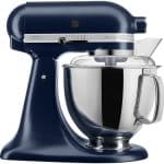 Test du robot pâtissier Artisan de KitchenAid : multifonctions et élégance en bleu encre